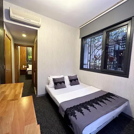 Black Art Hotel *