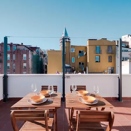 Homie - Historical Nearby Galata Tower Стамбул