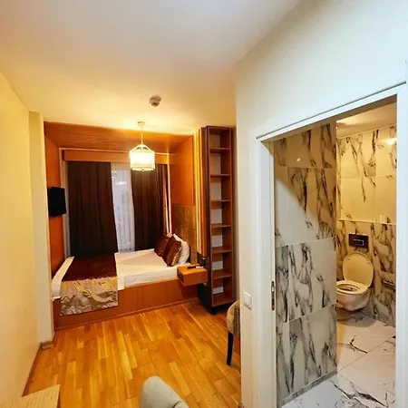Taksim Cetinkaya Suites Hotel *