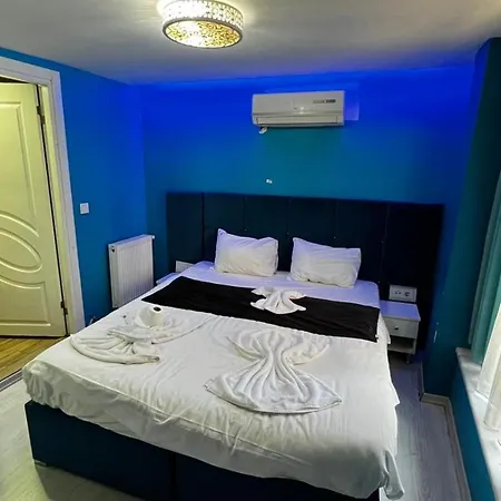 Moon Blue اسطنبول