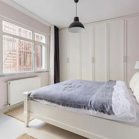 Stylish Apartment *