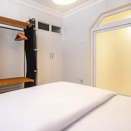Flat Close To Shopping Malls In Sisli Apartment