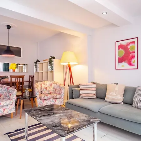 Apartment Flat Close To Shopping Malls In Sisli Istanbul