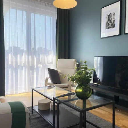 Modern Flat In Istanbul, 10 Min To Airport Metro Apartment
