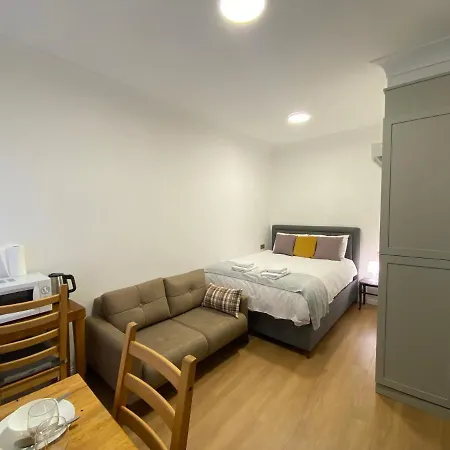 Luxury Flat In Taksim Square Apartment *