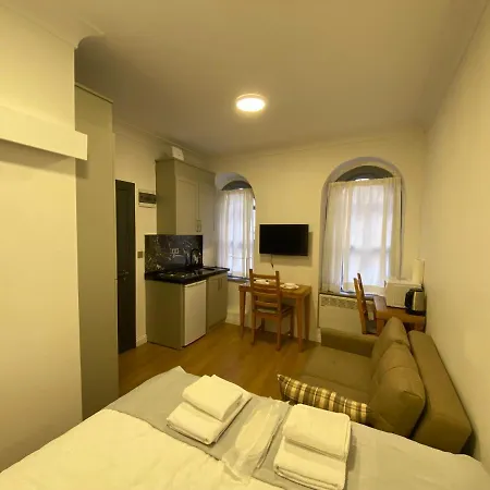 Luxury Flat In Taksim Square Apartment