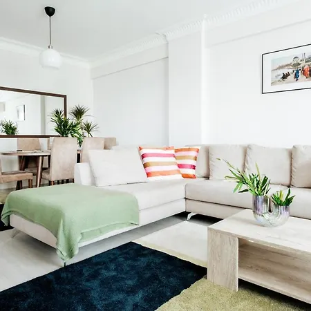 Sea View Flat W Balcony 5 Min To Dolmabahce Palace Apartment Istanbul
