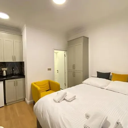 New Flat Near Istiklal Street Apartment