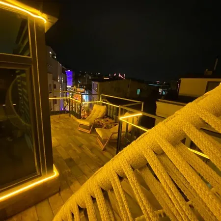 Golden Arrow Old Aparthotel *
