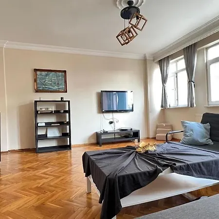 Spacious 2br Near Taksim Istanbul