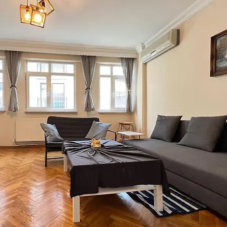Apartment Spacious 2br Near Taksim Istanbul