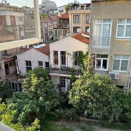 Spacious 2br Near Taksim