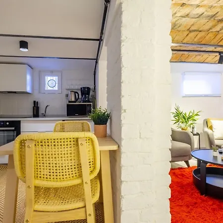Vibrant Flat 5 Minutes Walk To Istiklal In Beyoglu Apartment