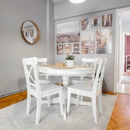 Apartment Gorgeous With Location In Sisli