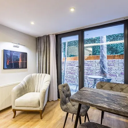 Distinguished Apartment *
