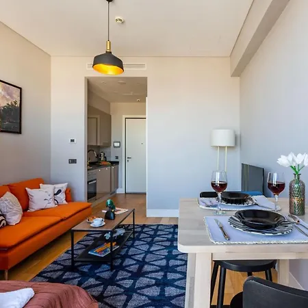 Studio Flat With Panoramic City View In Atasehir Istanbul