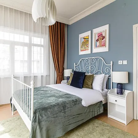 Apartment Chic And Cozy Flat Near Istiklal Street In Beyoglu *