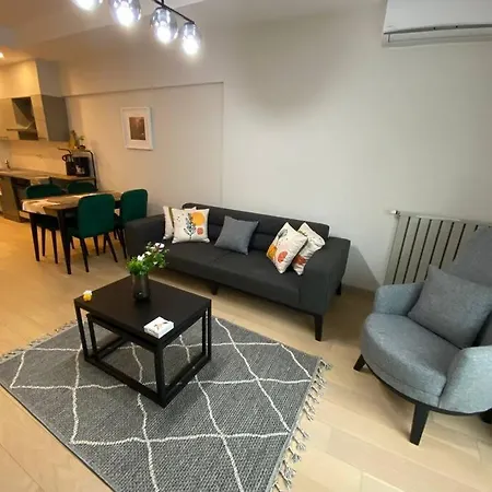Site Icinde! New! Modern Apart In Kadikoy