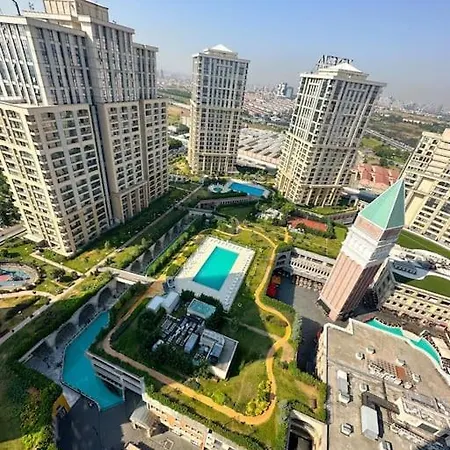 Venezia Mega Outlet,shopping Mall,istanbul,luxury With View *