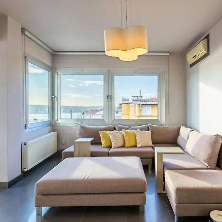 Stylish With Bosphorus View In Besiktas
