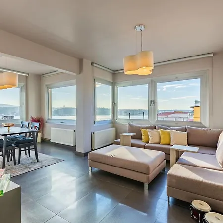 Apartment Stylish With Bosphorus View In Besiktas *