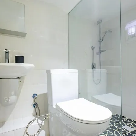 Vibrant Flat 5 Minutes Walk To Istiklal In Beyoglu