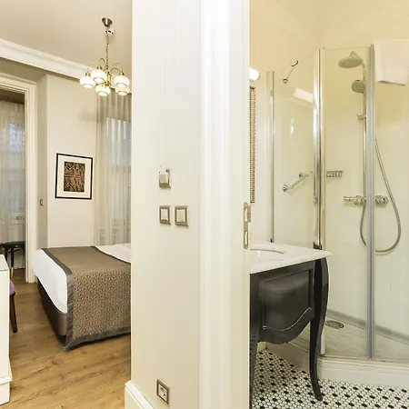 Meroddi Galata Mansion Hotel 3*