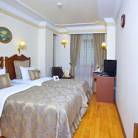 Western Empire Palace & Hotel 4*