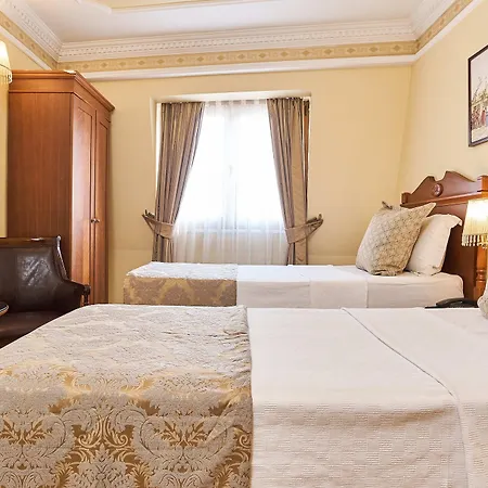 Western Empire Palace & 4*