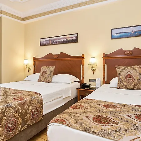 Western Empire Palace & 4*