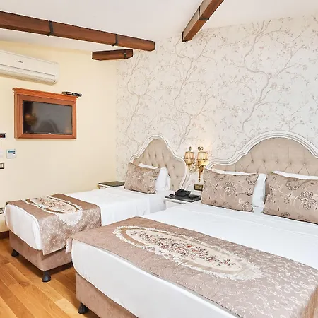 Hotel Western Empire Palace & 4*