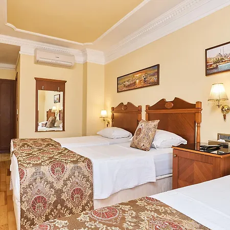 Western Empire Palace & Hotel 4*