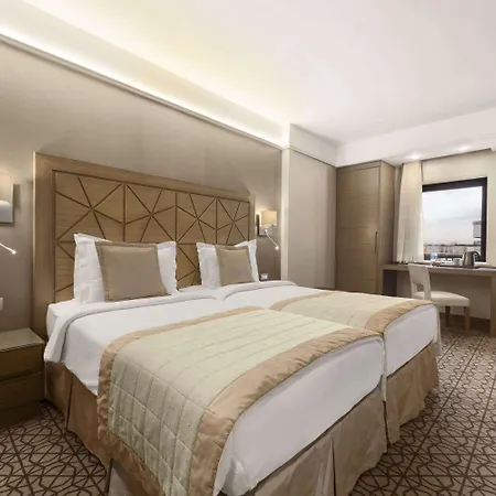 Ramada By Wyndham Taksim 4*