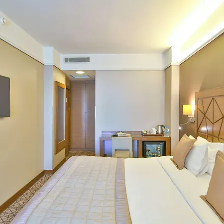 Ramada By Wyndham Taksim Hotel