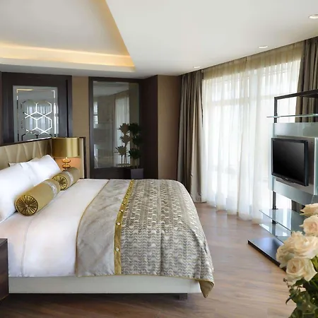 Wyndham Grand Europe Hotel 5*