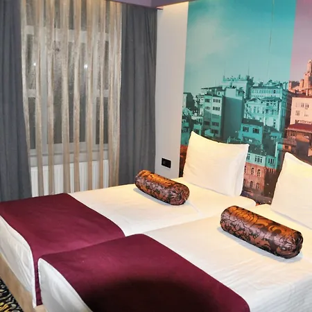 Hotel Tulip & 4*