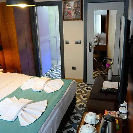 Hotel Pera Luna