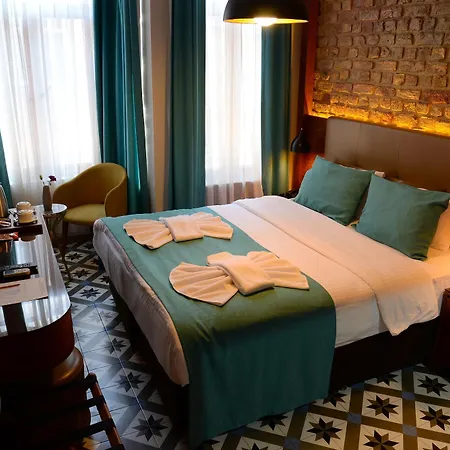 Hotel Pera Luna 3*
