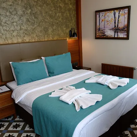 Pera Luna Hotel