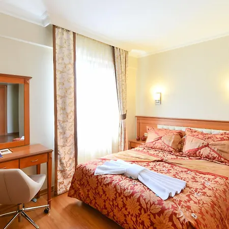 Hotel Prestige Old 3*
