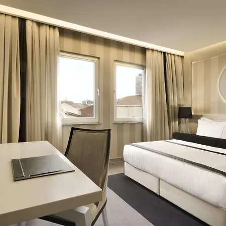 Hotel Ramada & Sisli 4*