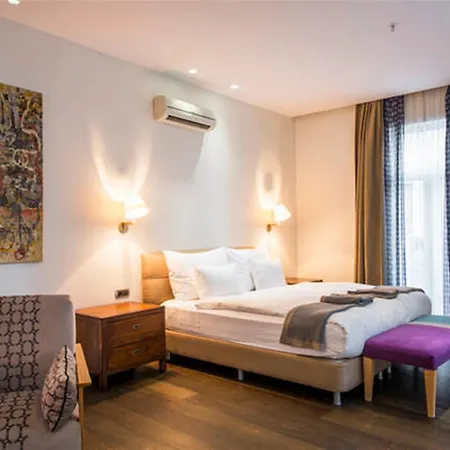 Misafir 8 Hotel
