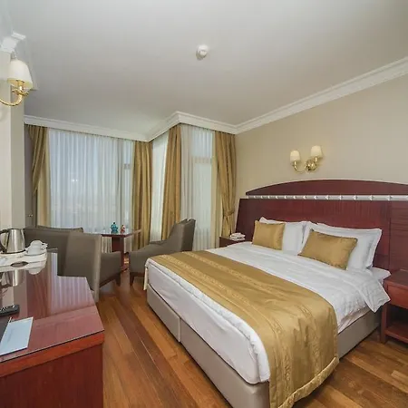 מלון Nova Plaza Orion 4*