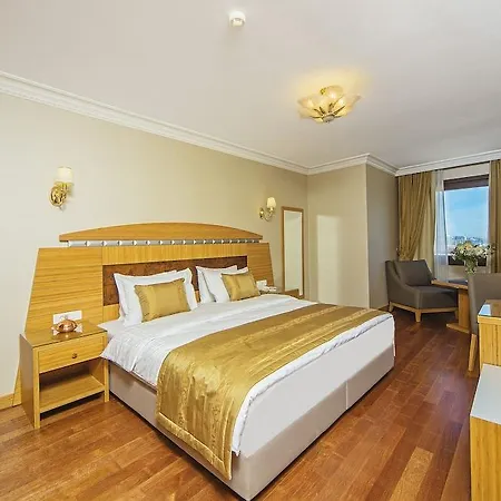 Nova Plaza Orion מלון 4*