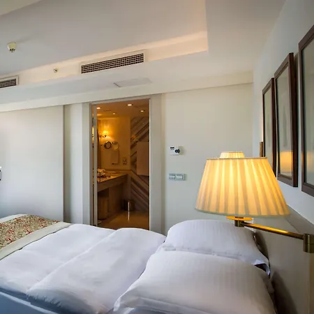 Отель Radisson Blu Bosphorus 5*