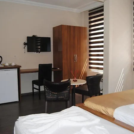 Hotel City Plus Butik 3*