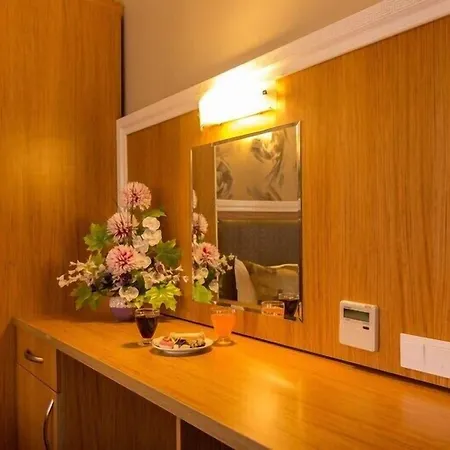 Hotel Grand Rosa 2*
