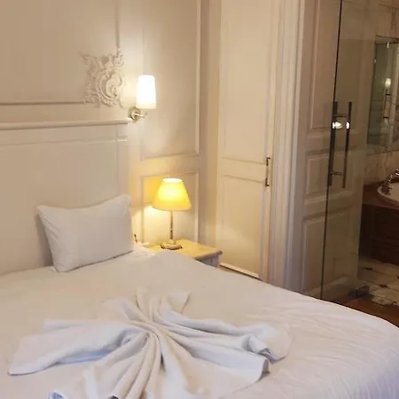 Ξενοδοχείο Corinne Art & Boutique 4*