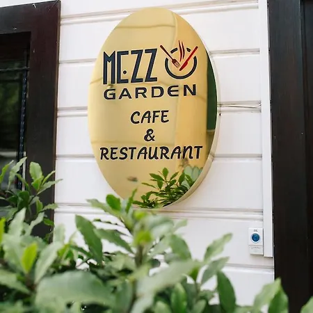 Hotel Mezzo