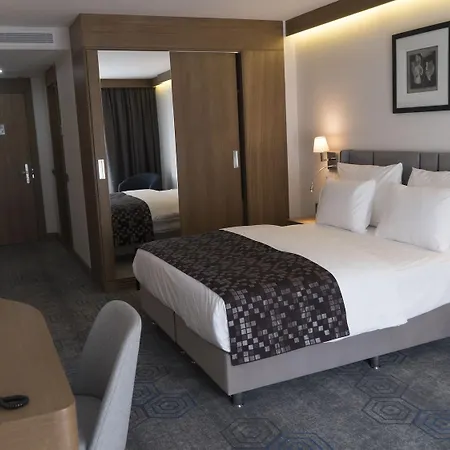 Отель Yuksel Yenikapi 4*